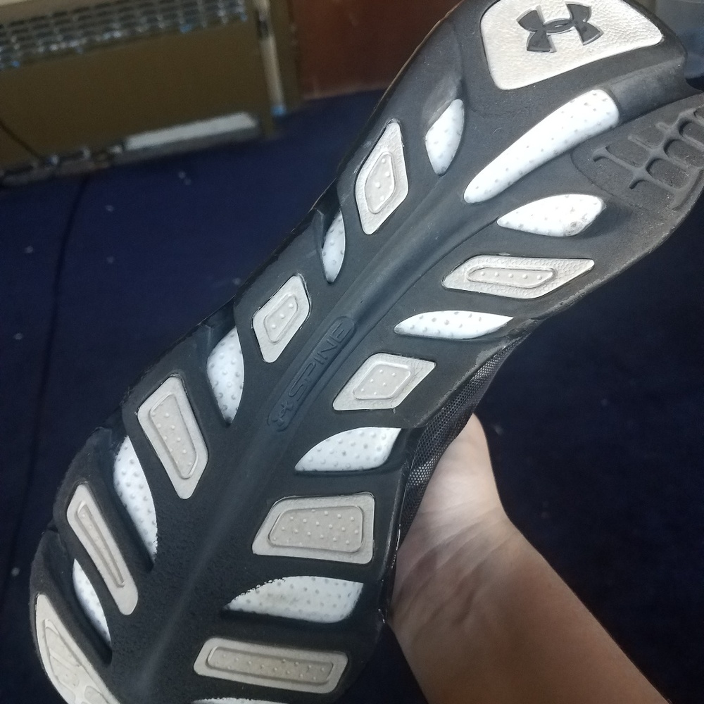 Under Armour Black Sneakers - Picture 2 of 3